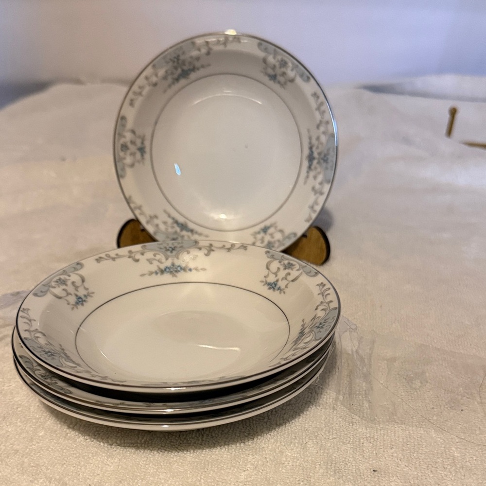 Heirloom by Fashion Royale - Fruit / Dessert Bowl  Set/4